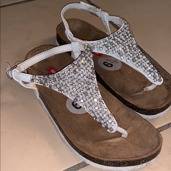 Shoes - Pretty White diamond summer sandals